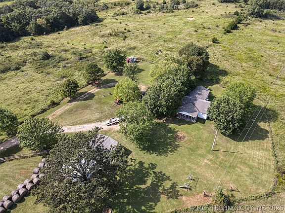 2nd image of 38987 Leo Rd