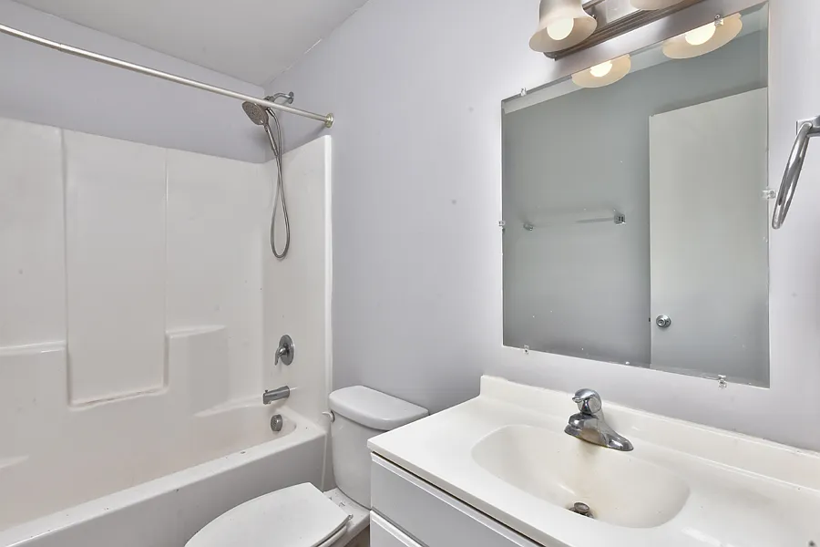 2 bed, $1,225 — Photo 4