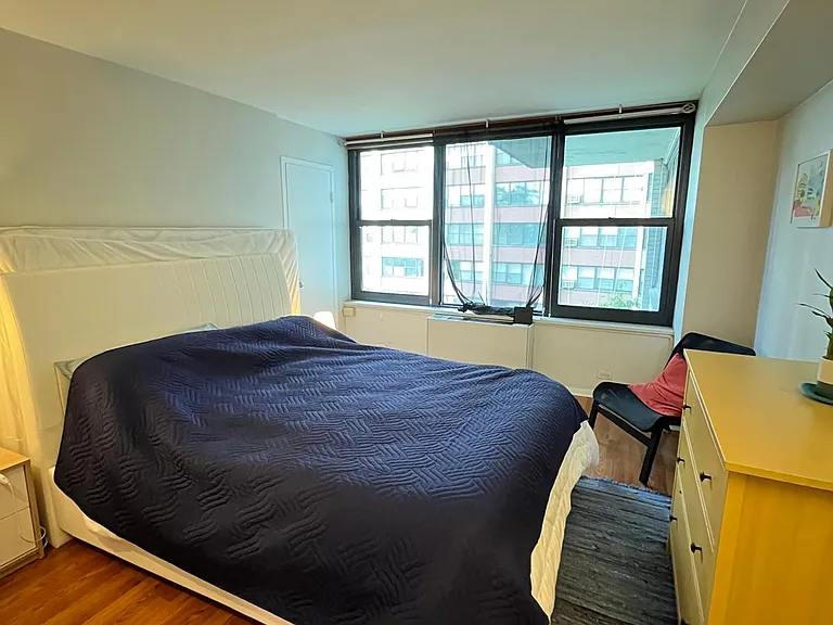 3430 N Lakeshore Dr #5K — Photo 6