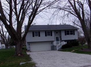 2961 Lakeland Rd, Decatur, IL 62521