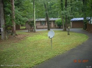 2557 Shagbark Ln, Stroudsburg, PA 18360