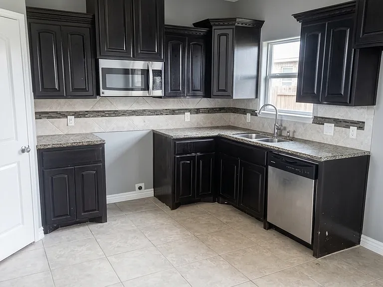 2307 Sage Dr — Photo 13