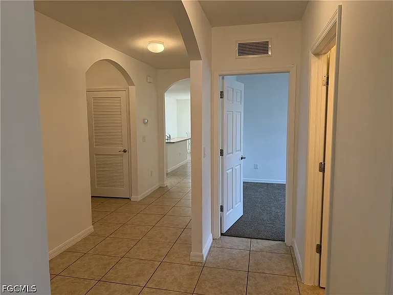 1741 SW 14th St — Photo 2
