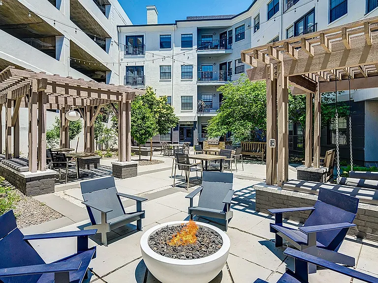 Commons Park West — Photo 9