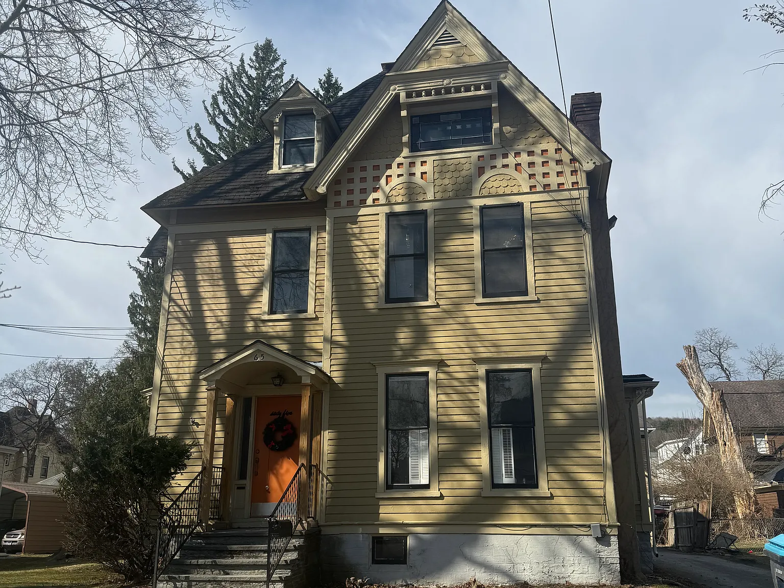 3 bed, 861 sqft, $1,600 — Photo 1