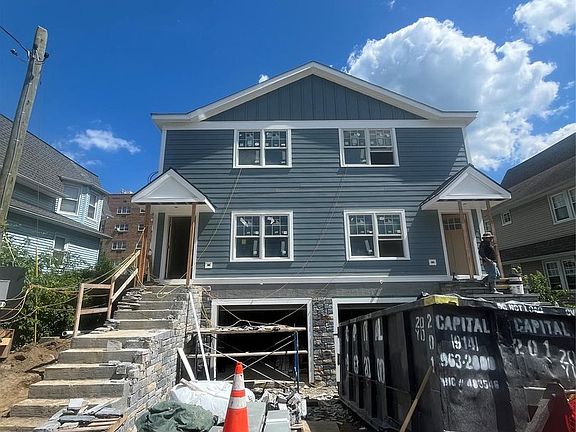 3rd image of 31 Maple Ave