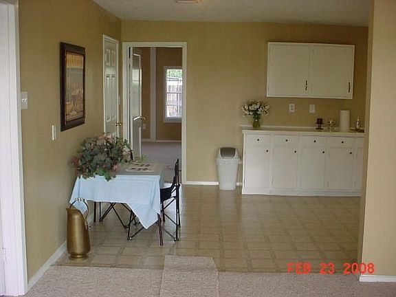 Dinning area & kitchen