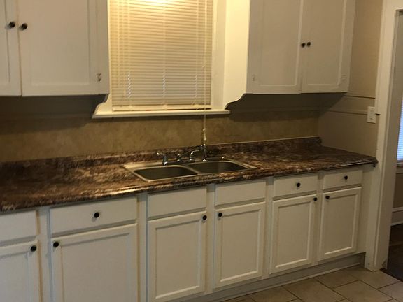 2nd image of 137 College St