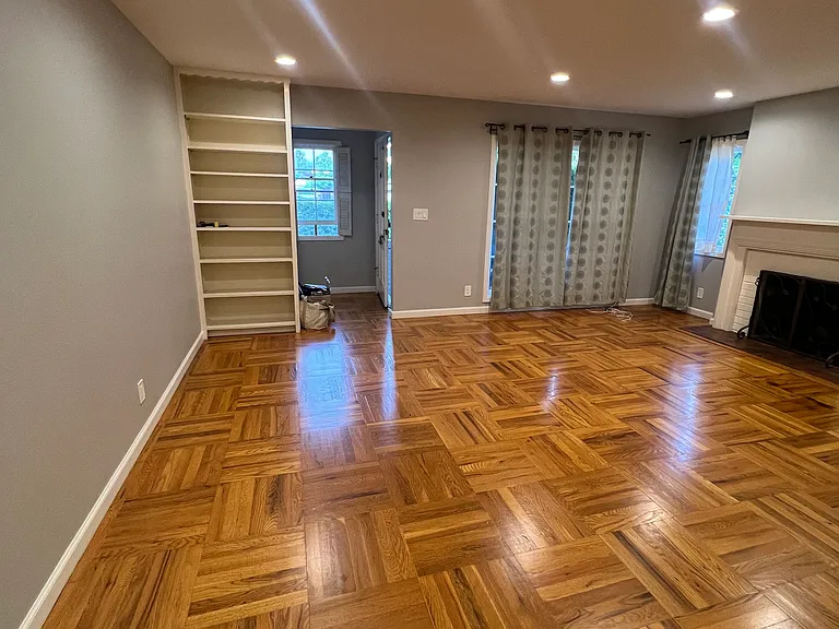 2733 Bryant St — Photo 7