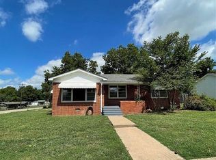 806 E 4th St, Cushing, OK 74023