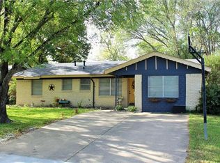 1107 S Carlton St, Ennis, TX 75119