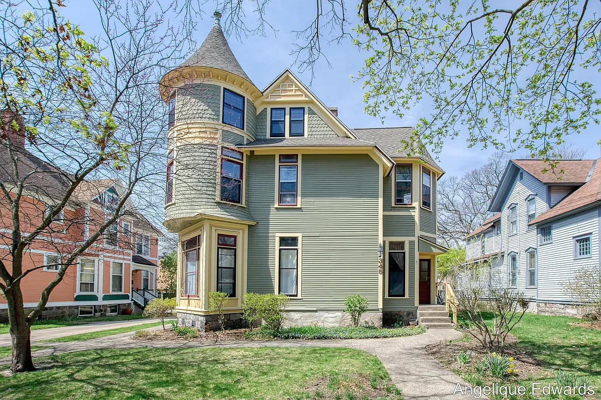 Photo 1 of 41 - 345 Paris Ave SE #1 - Grand Rapids, MI Primary Photo - 345 Paris Ave SE #1