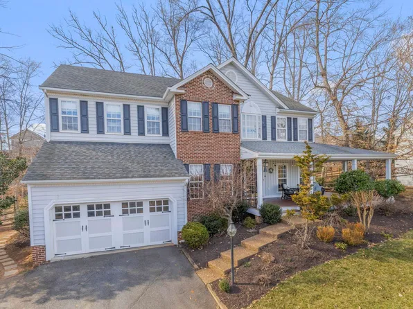 1338 Dunlora Dr, Charlottesville, VA 22901