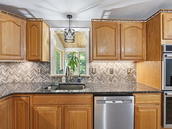 5th image of 7 Hartwell Rd