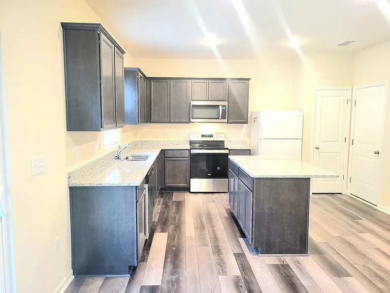1405 Justice Union Ct — Photo 4