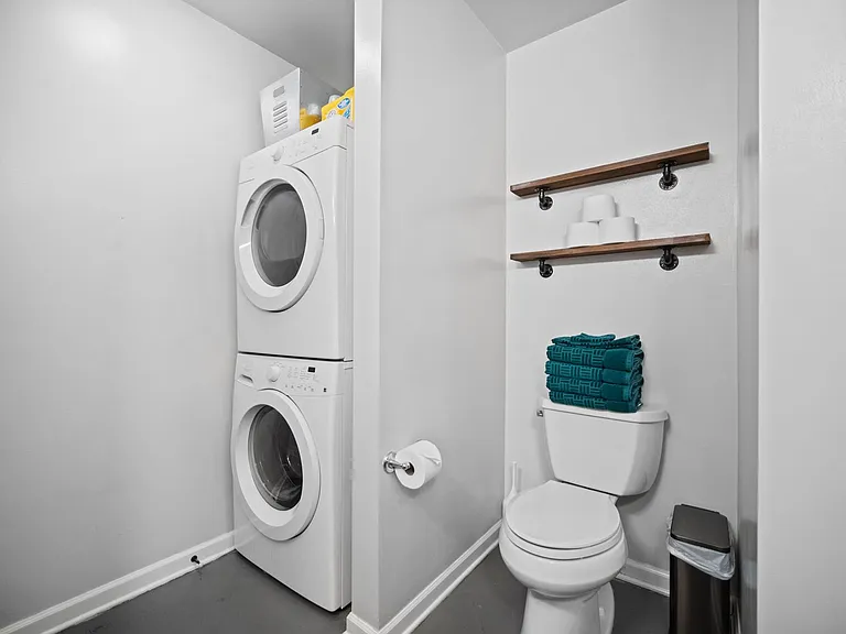 165 S Post St #305 — Photo 41