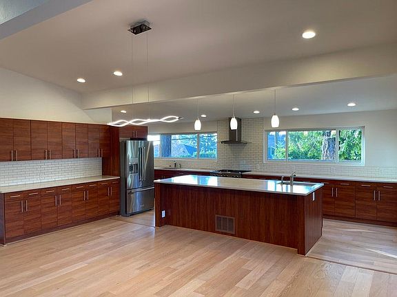 Kitchen & Dining Room