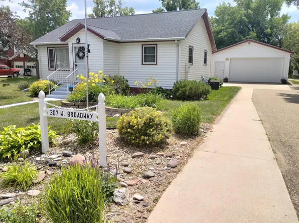 307 W Broadway St, Starbuck, MN 56381