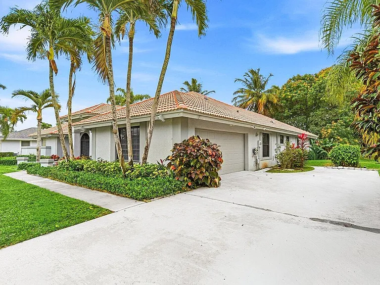 13710 Callington Dr — Photo 3