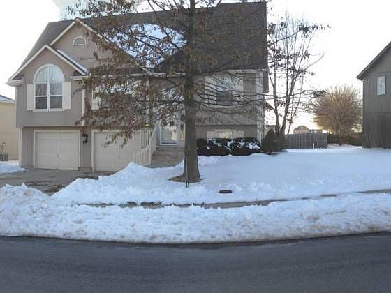 1st image of 1367 SE Princeton Dr