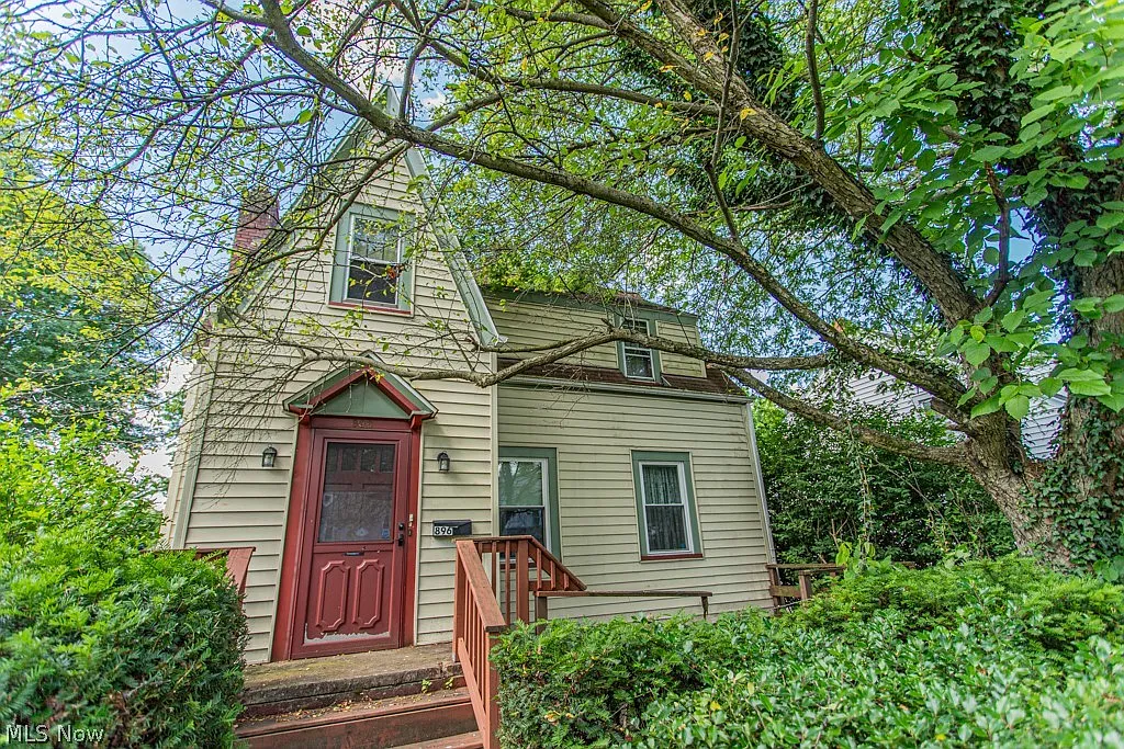 896 Terra Alta St NE photo 1