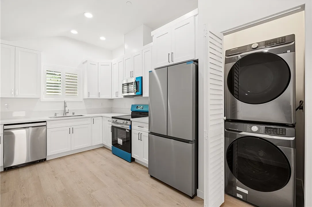 2 bed, 822 sqft, $3,500 — Photo 1