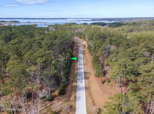221 Bridgewater Dr, Beaufort, NC 28516