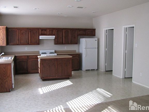 3rd image of 1124 Blackburn Dr