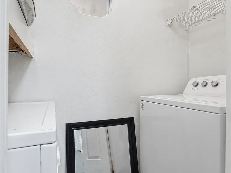501 W 26th St #108 — Photo 8