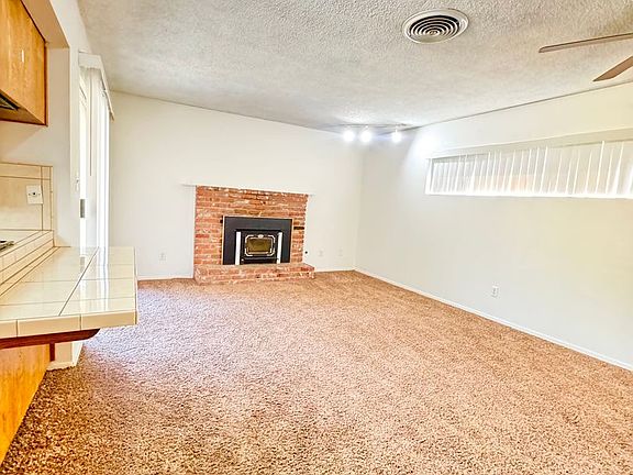 5th image of 208 Electra Ave