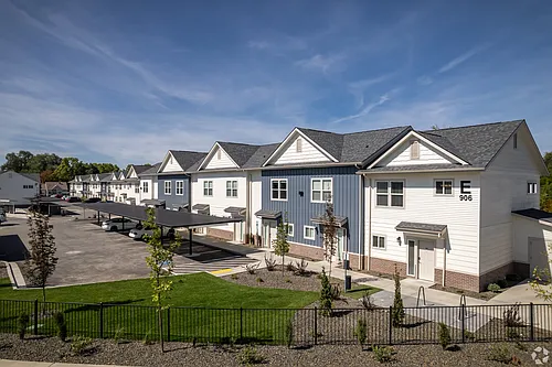 Broadstone Townhomes Photo 1