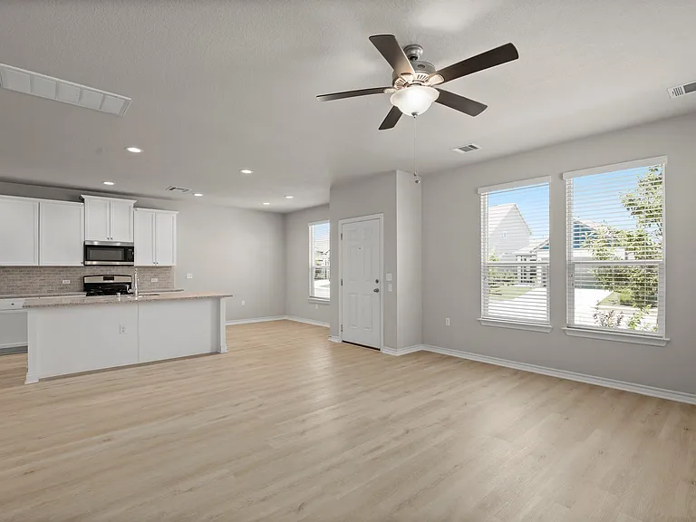 11804 Clayton Creek Ave — Photo 3