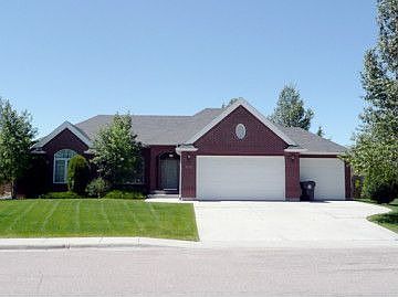 2nd image of 413 Carriage Dr