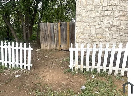 2200 Tabor Ct #A — Photo 21