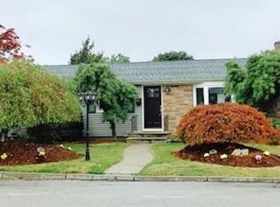 28 Newell Rd, Cranston, RI 02910