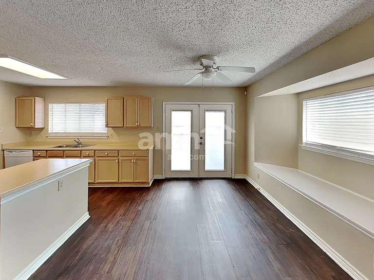 8066 Chestnut Cape Dr — Photo 5