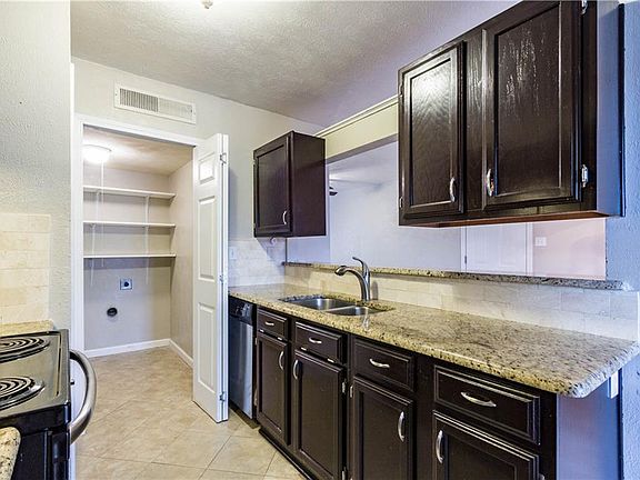 5th image of 7021 Sandybrook Dr