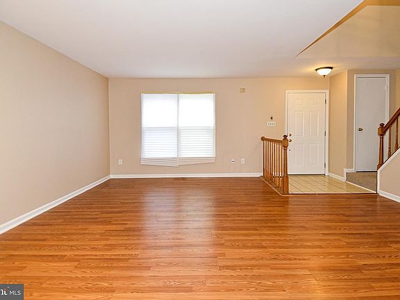 4th image of 5107 Glen Meadow Ct
