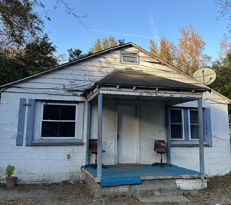 2nd image of 33 White St