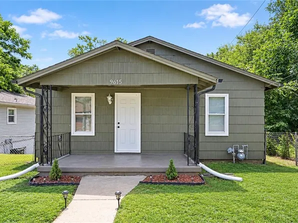 9615 E 18th St, Independence, MO 64052