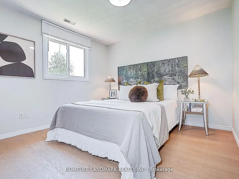 20573 Yonge St — Photo 38