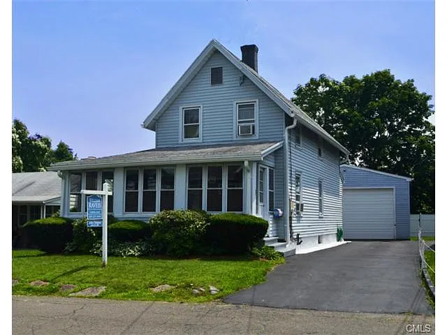 32 South St photo 1