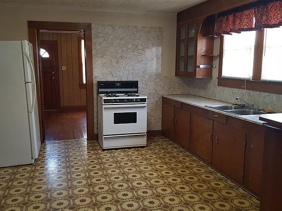 3rd image of 116 N 12th St