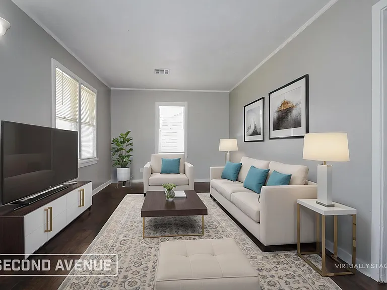 110 E Myrtle Dr — Photo 2