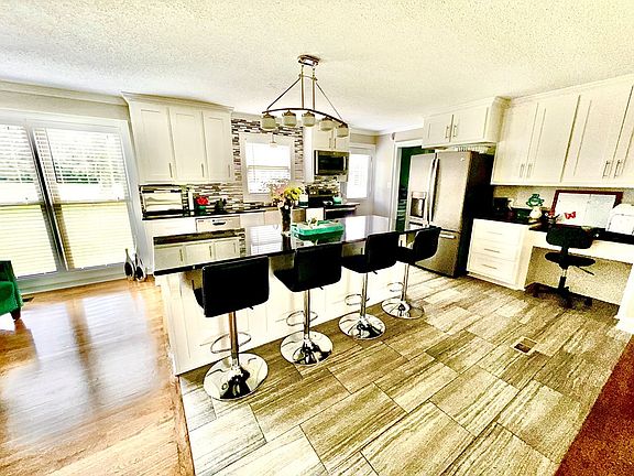5th image of 103 Dogleg Dr