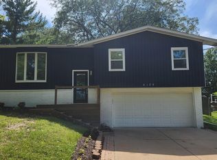 6129 N Hamilton Rd, Peoria, IL 61614