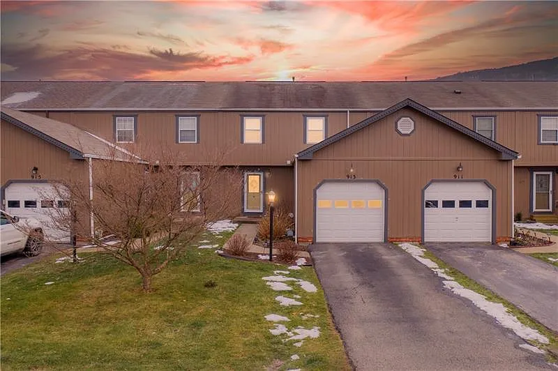 913 Sunset Cir photo 1