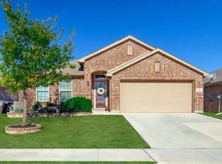 520 Pollyann Trl, Haslet, TX 76052