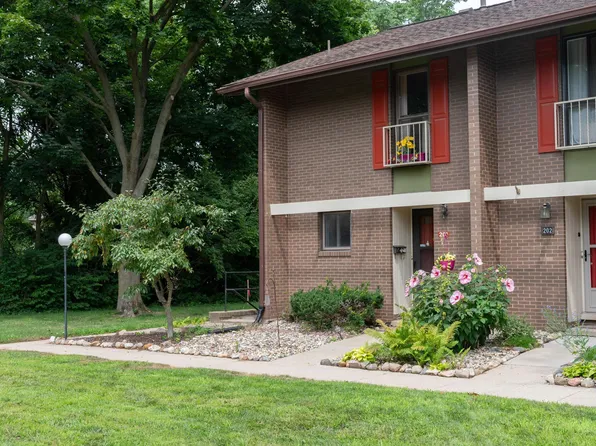 2500 Topsfield Rd APT 201, South Bend, IN 46614