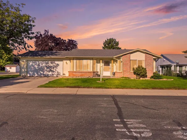 8250 W Clubhouse Ln, Garden City, ID 83714